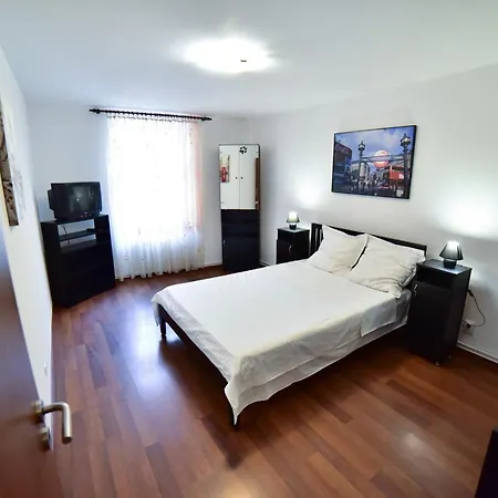 Schiller Apartment *